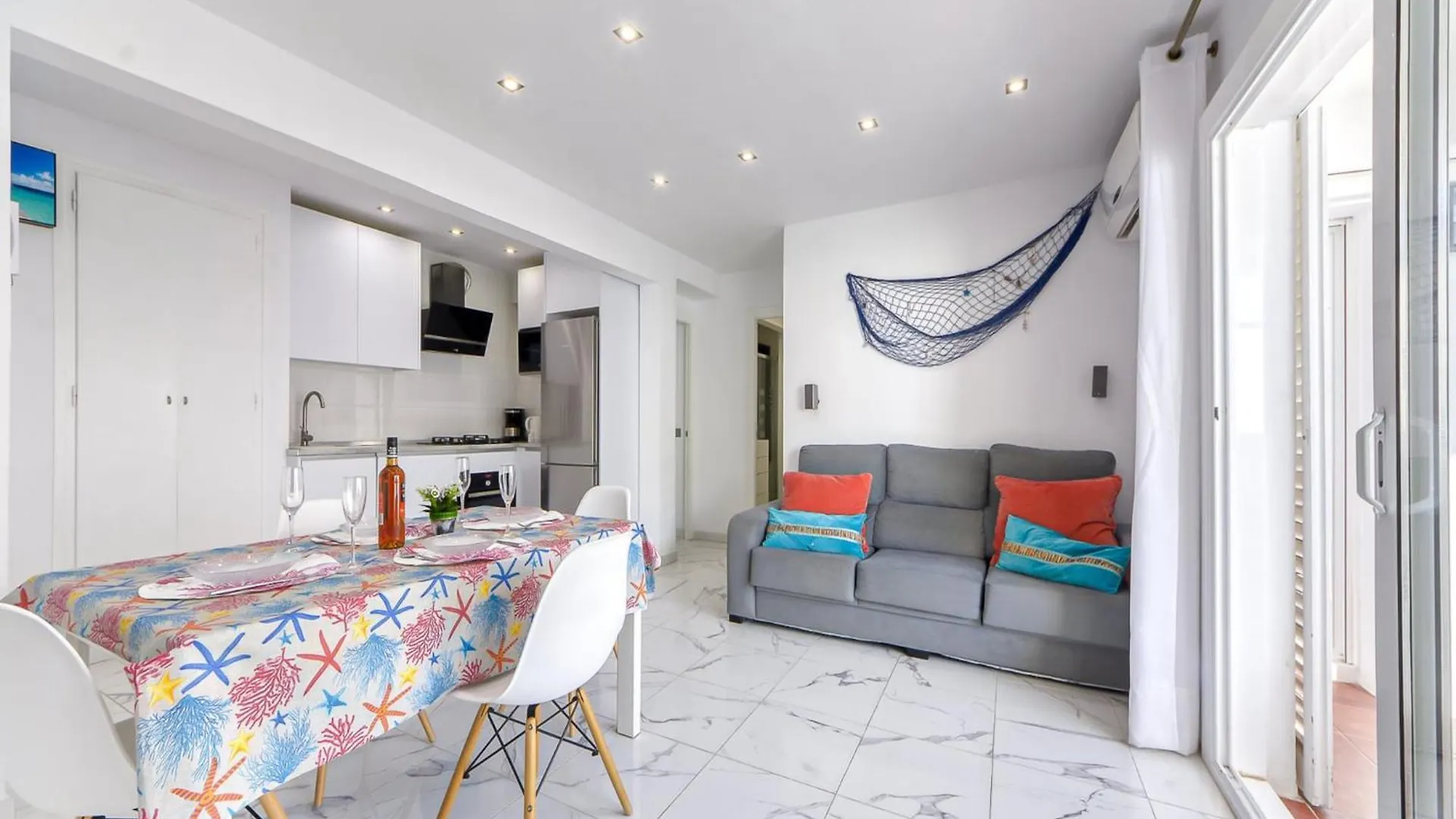 Apartment With Barbecque Roses Spain