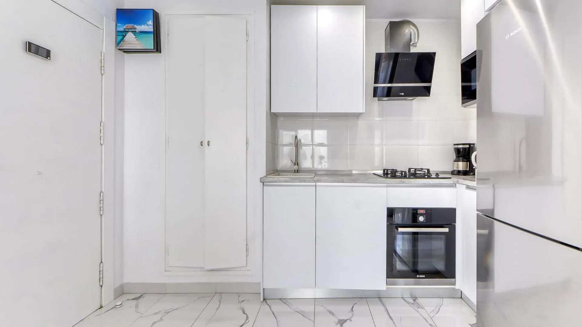 Apartment With Barbecque Roses 0*,